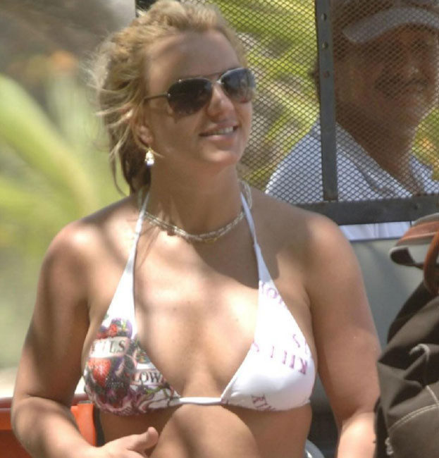 Célébrités : la chanteuse Britney Spears expose son incroyable cul.
 #75412389