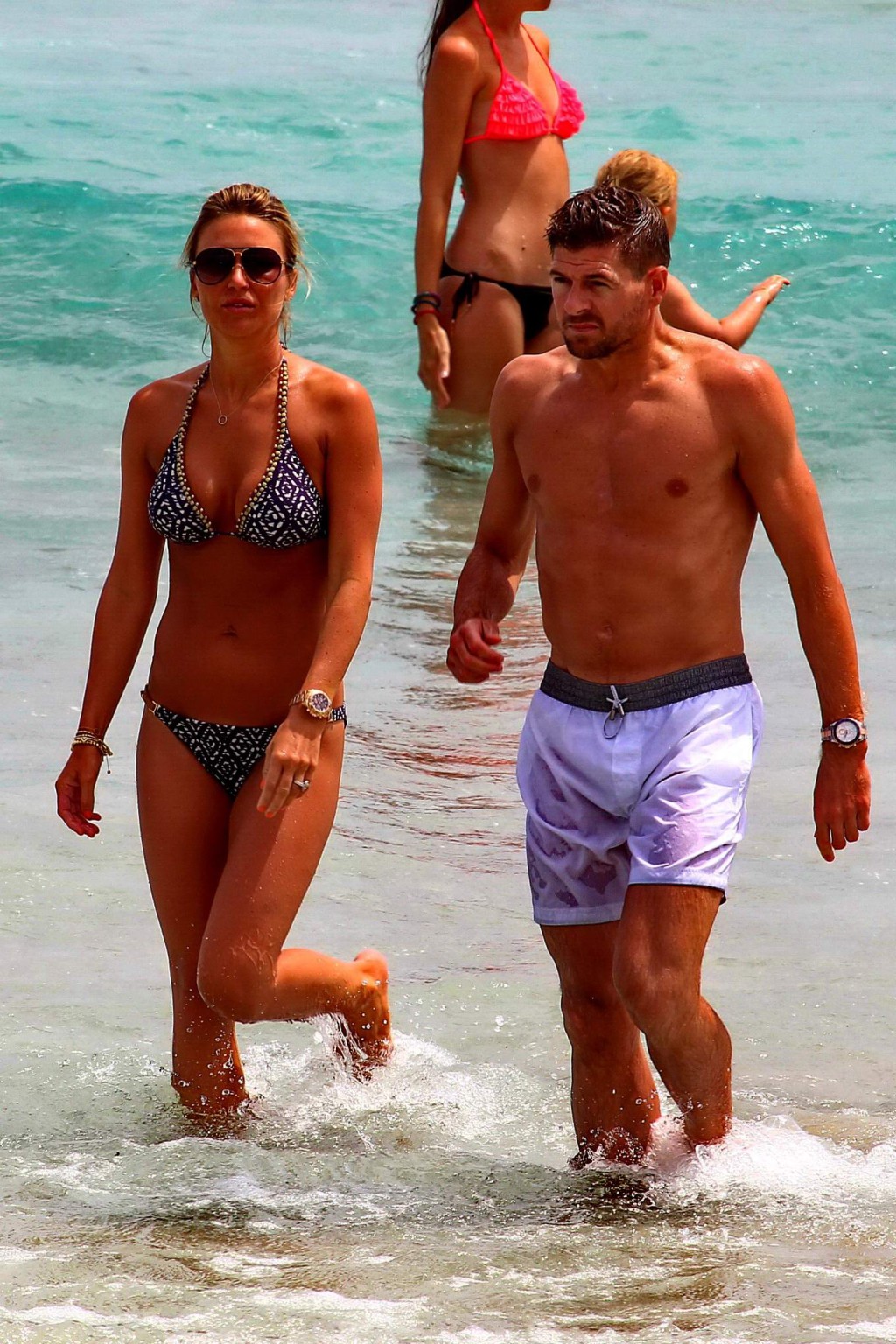 Busty alex gerrard indossando un bikini su una spiaggia di ibiza
 #75191402