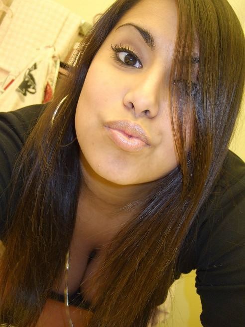 Amateur-Selbstschuss-Teens zeigen ihre Körper
 #71508723