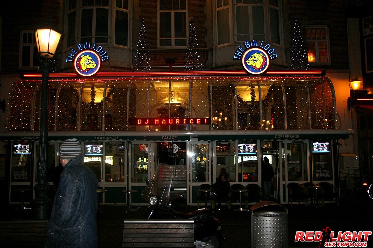 アムステルダムの売春婦がフランス人観光客に乱暴する
 #68822457