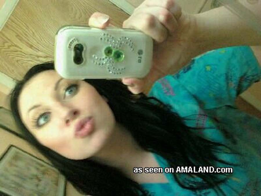 Chupando una leña
 #68190871