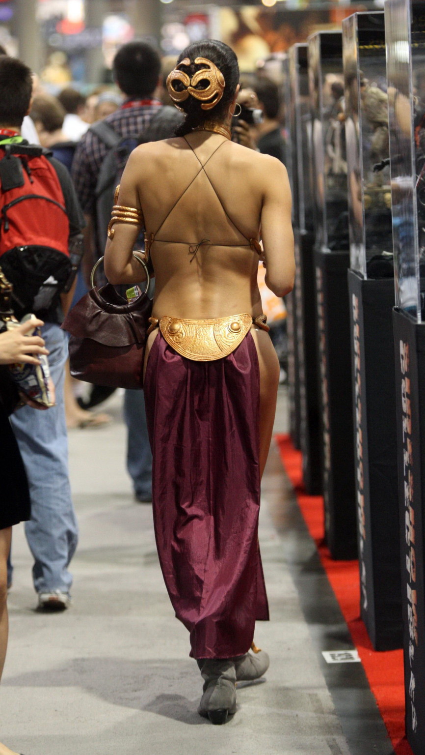 Adrianne Curry in sexy Princess Leia outfit at the Comic Con convention in San D #75339916