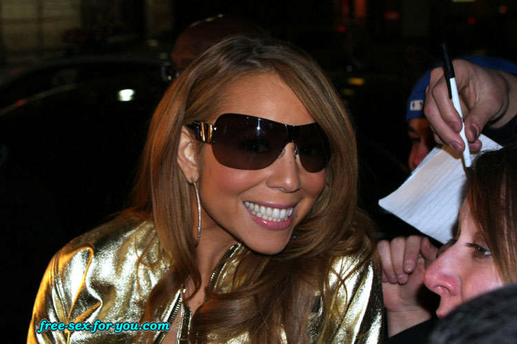 Mariah Carey showing her tits to paparazzi and see thru top #75422431