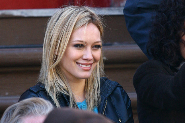 Celebrity Hilary Duff upskirt of her orange panties #75399553