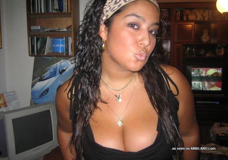 Nette Bildsammlung von sexy schwarzen Freundinnen, die ihre feinen Titten zeigen
 #67335966