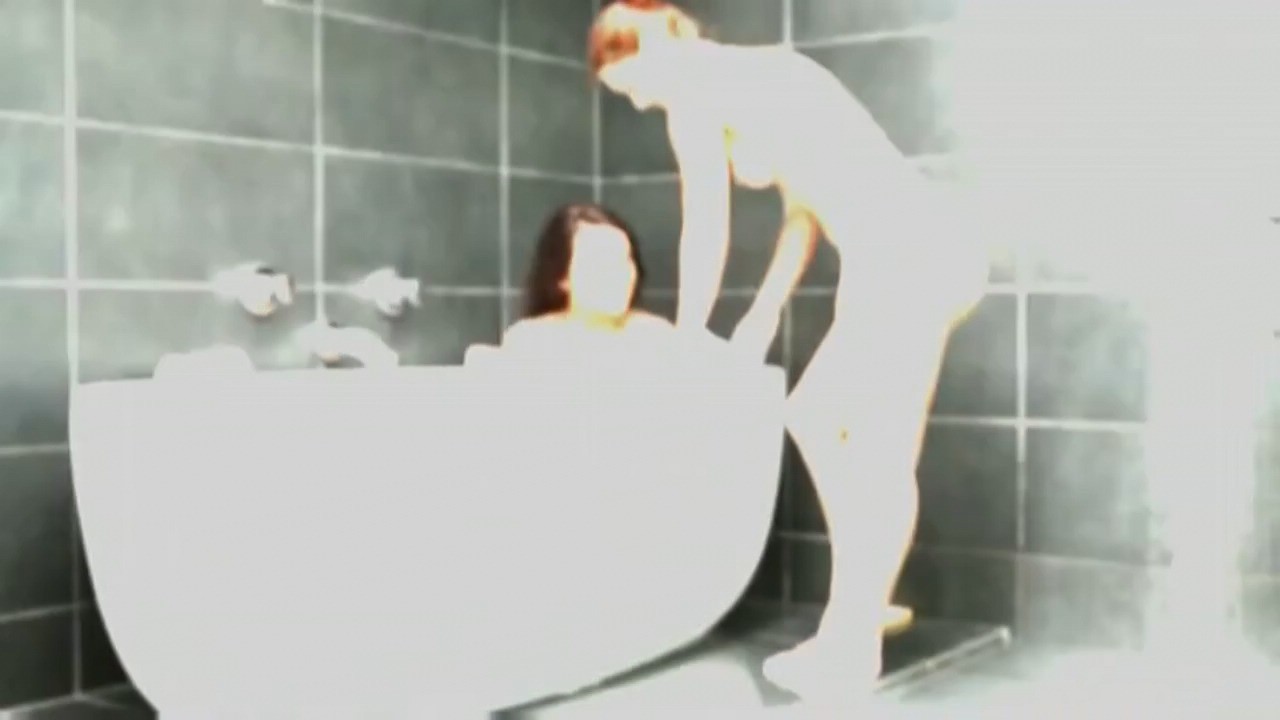 Dillion harper in un bagno con il suo amico che fa la doccia
 #71649528