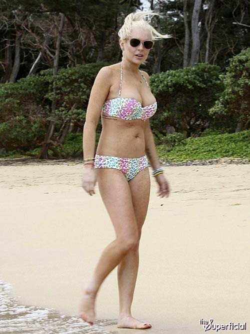 Lindsay Lohan sexy and hot bikini paparazzi photos #75269142