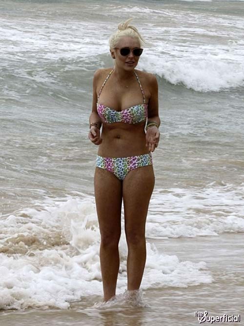 Lindsay Lohan sexy and hot bikini paparazzi photos #75269165