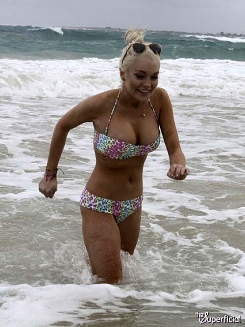 Lindsay Lohan sexy and hot bikini paparazzi photos #75269177