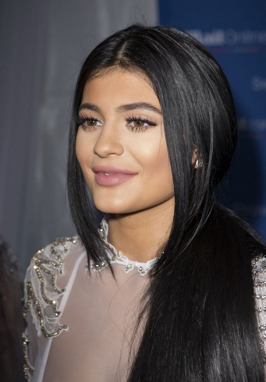 Kylie jenner、カンヌのパーティーでランジェリー姿を披露
 #75160254