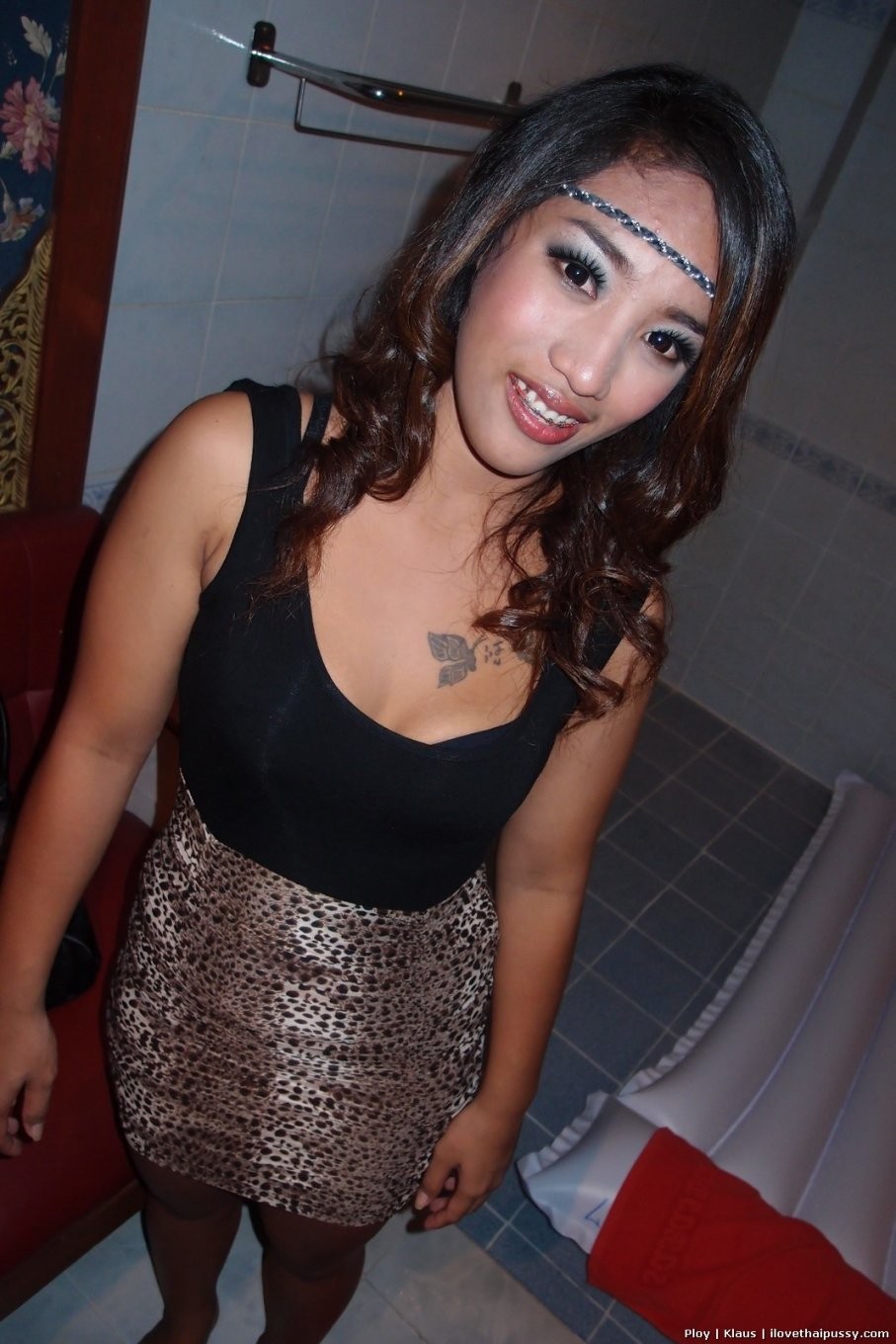 Grande bottino bangkok prostituta penetrata senza preservativo bareback per soldi puttana asiatica
 #68460834