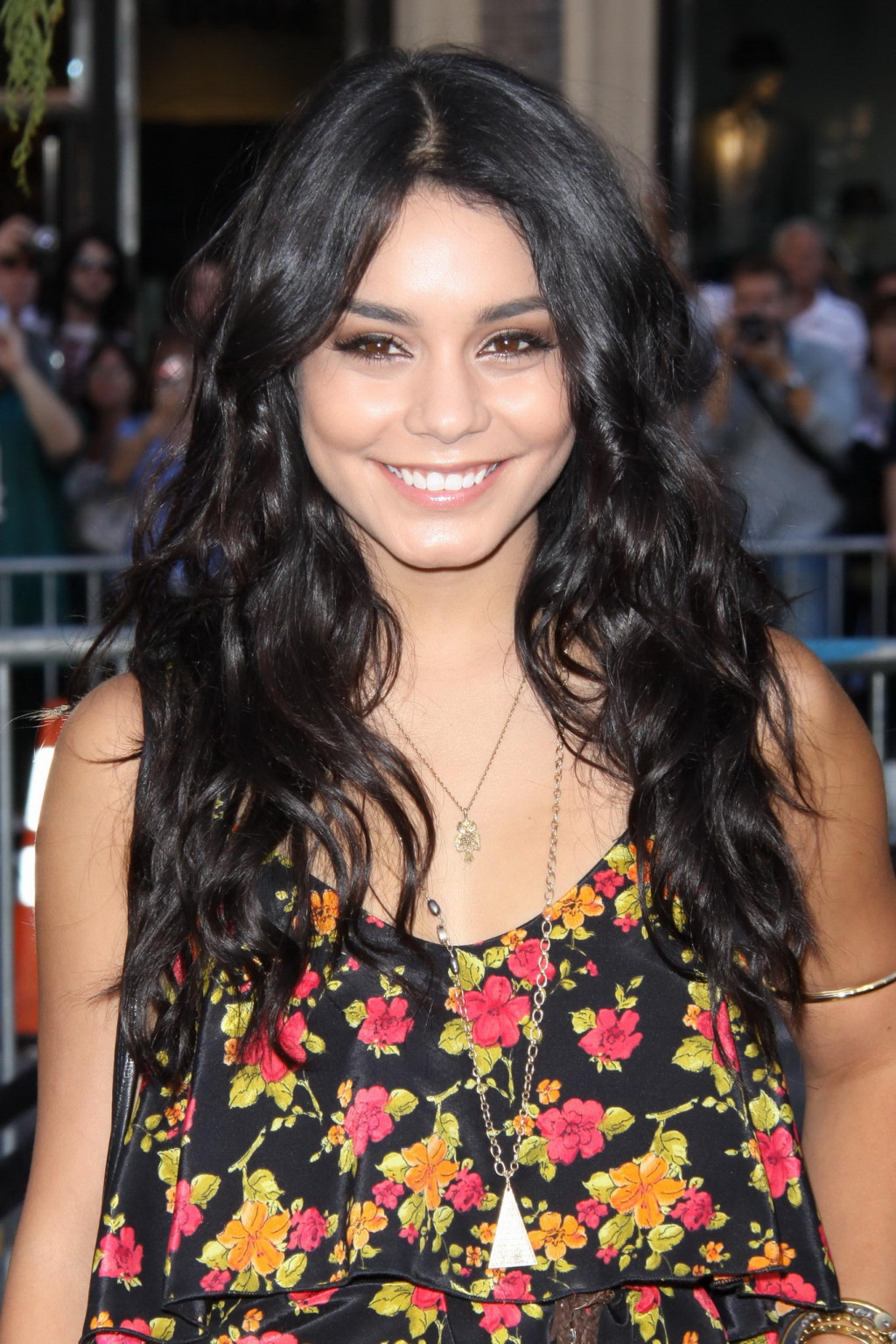 Vanessa Hudgens Leggy In Little Summer Dress At Legend Of The Guardians The Ow Porn Pictures