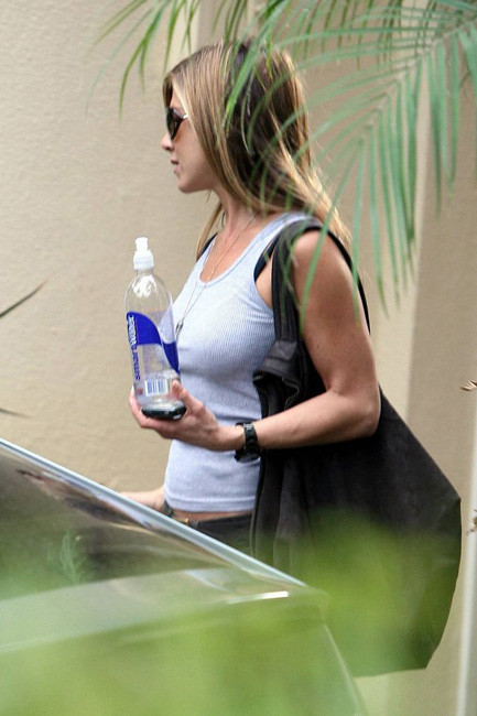 Celeb Jennifer Aniston looking very sexy  in tight bikini #75402390