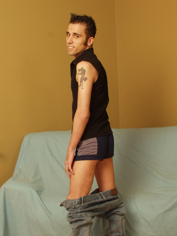 Süßer Twink-Babe zeigt seinen engen Arsch
 #77003097
