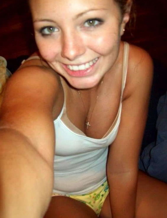 Jóvenes cachondas en bragas
 #79432662