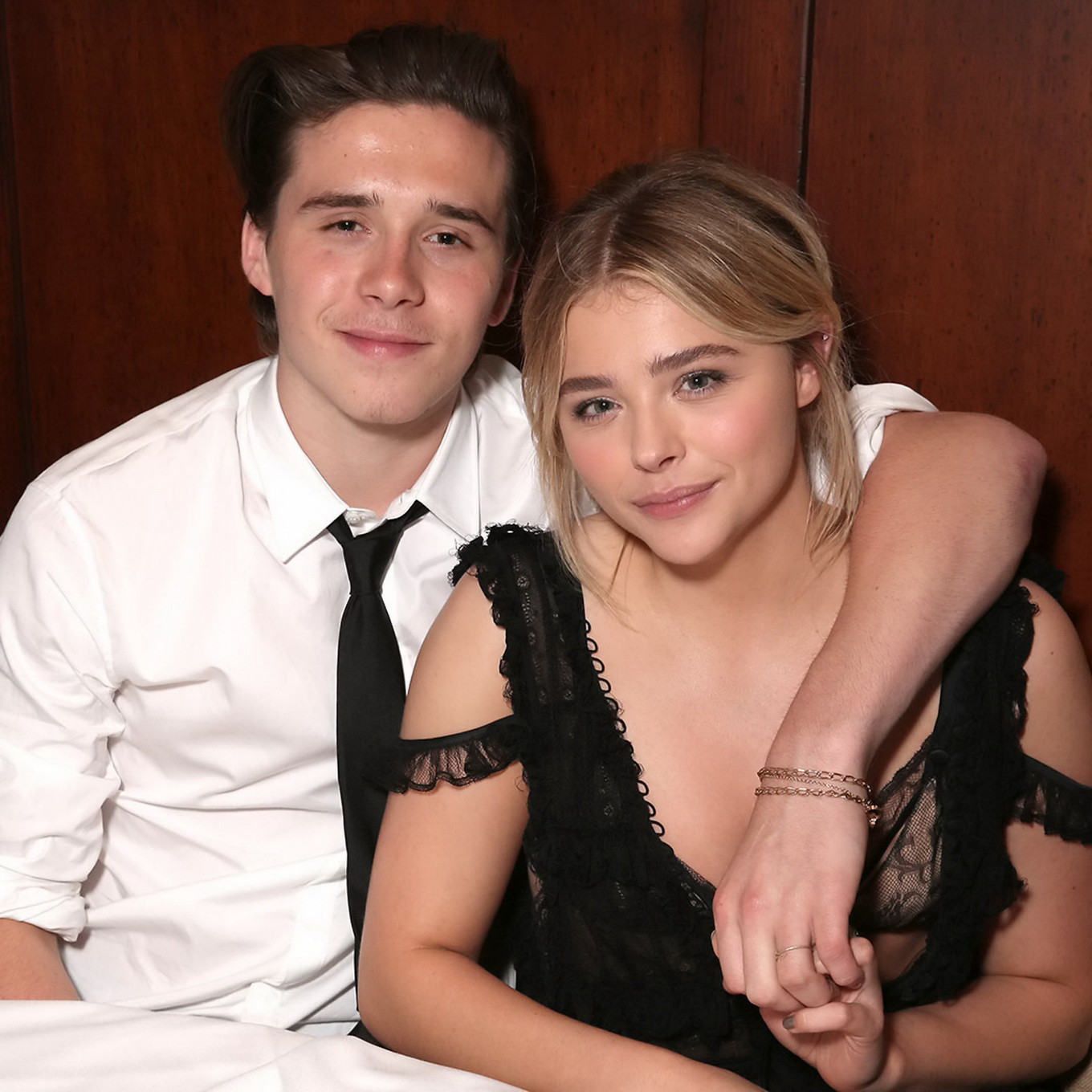 Chloe moretz in un mini abito trasparente e reggiseno trasparente
 #75142289