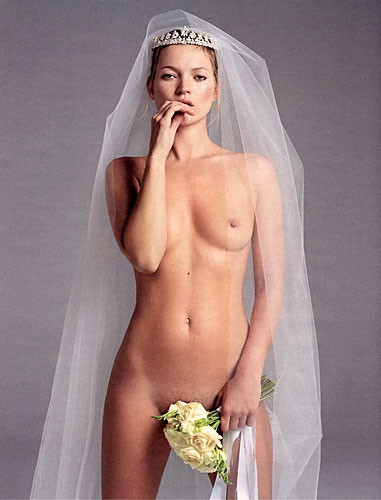 Kate Moss shows its convenient ravishing body and breasts #75365593