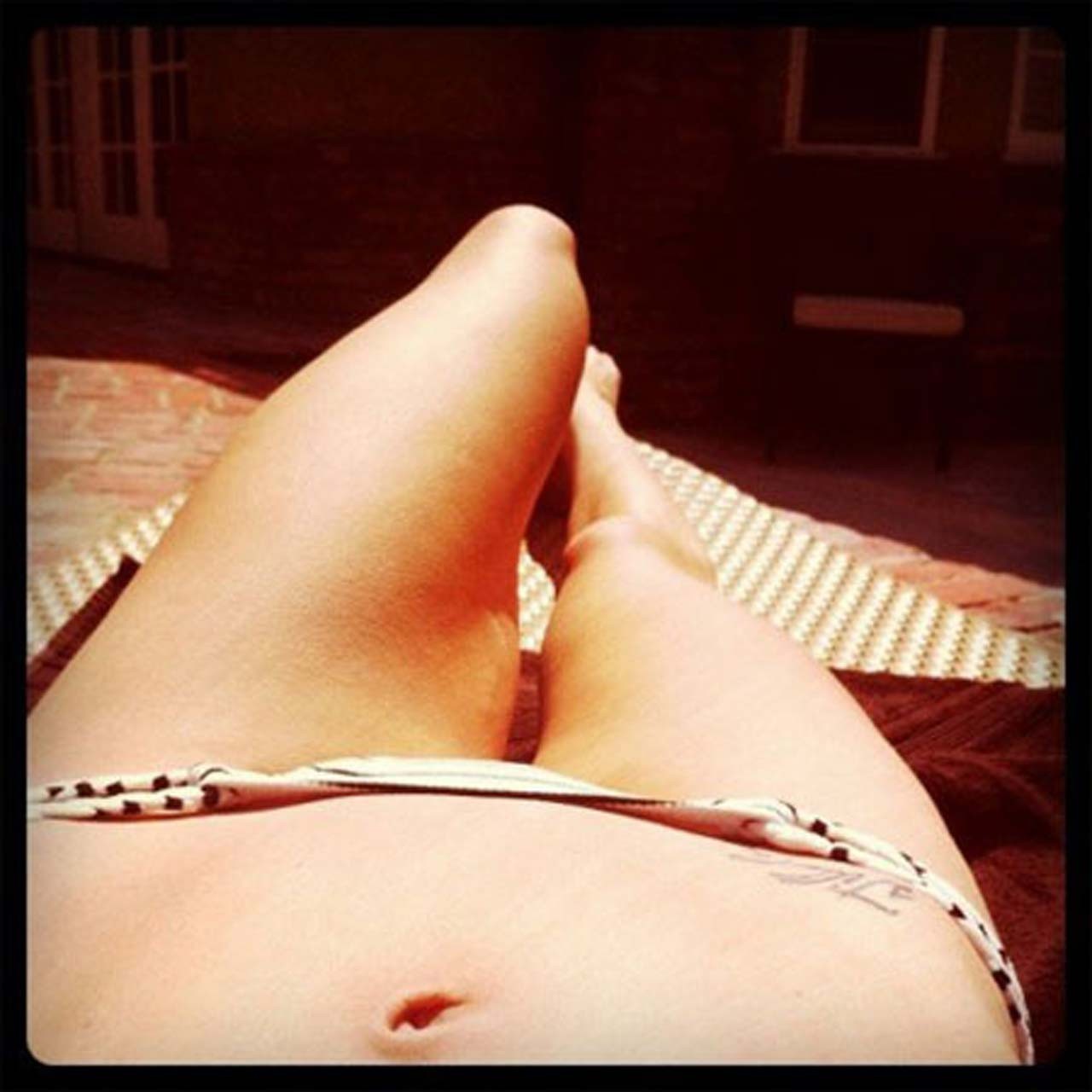 Leann Rimes posiert und zeigt ihren verdammt sexy Körper auf privaten Fotos
 #75309069