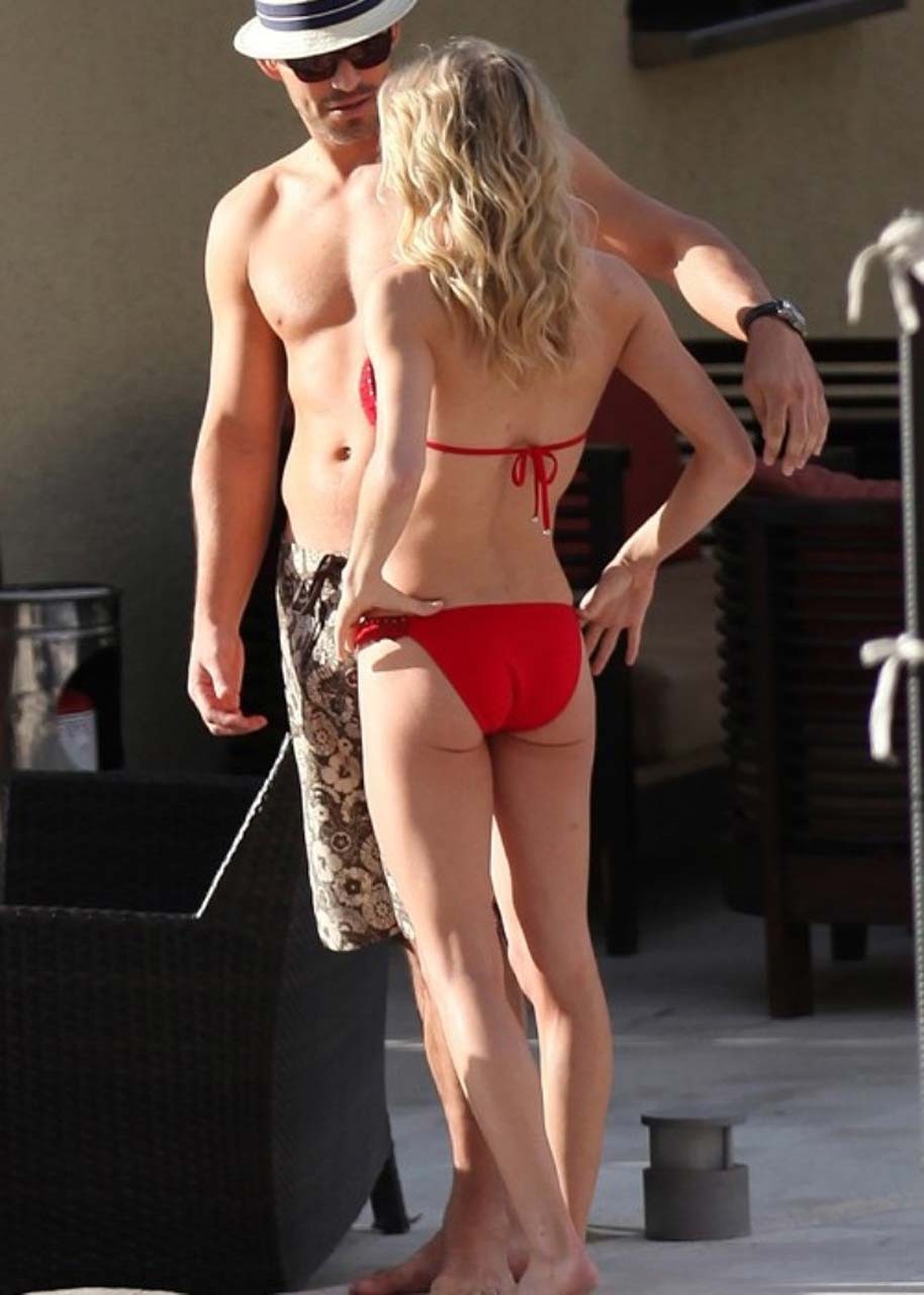 Leann rimes in posa e mostrando il suo corpo sexy cazzo su foto private
 #75309129