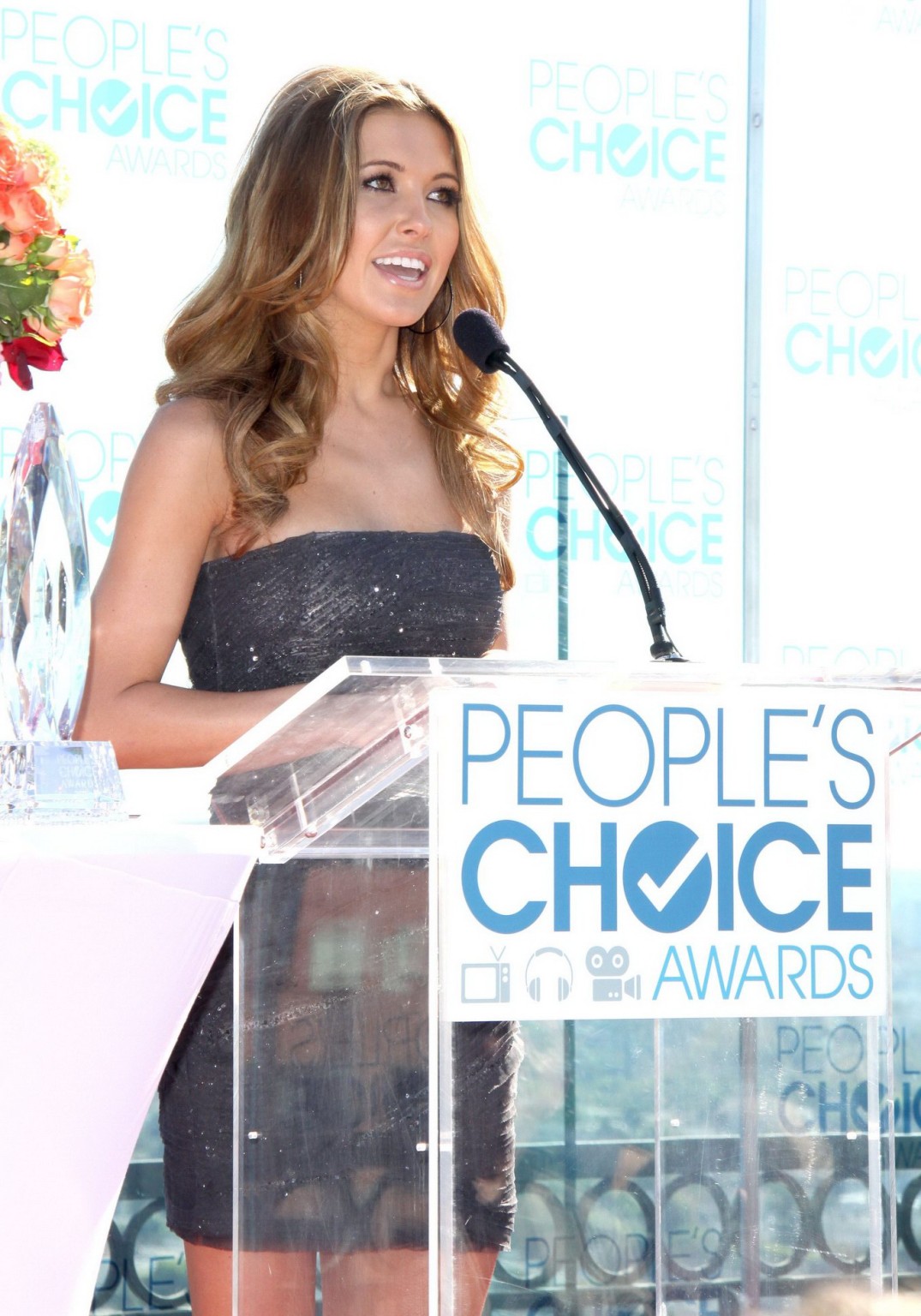 Audrina patridge en mini robe lors de la conférence de presse des people's choice awards 2011
 #75326919