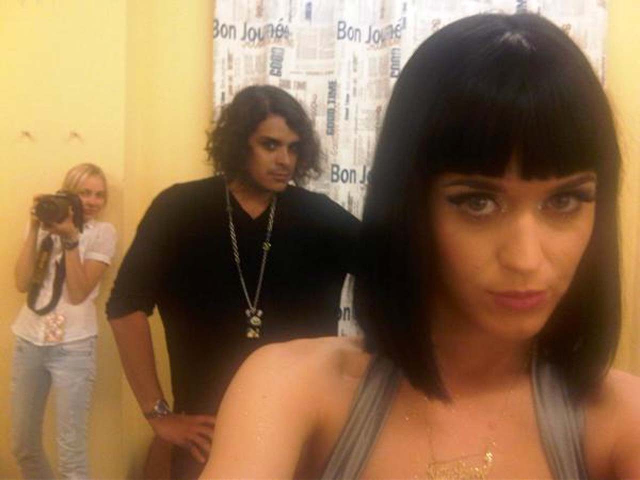 Katy Perry guardando cazzo sexy e caldo sulle sue foto private
 #75319721