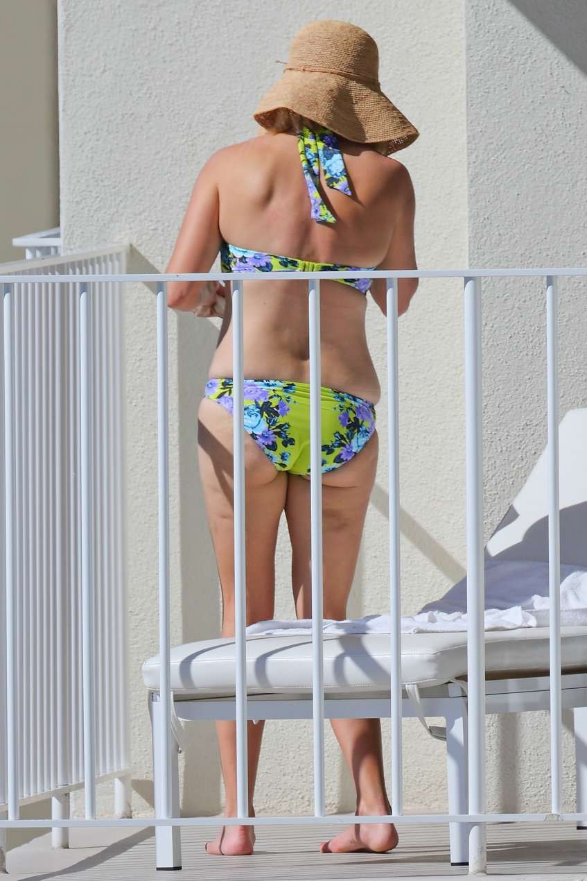 Reese Witherspoon shows off her soft bikini ass  #73146229