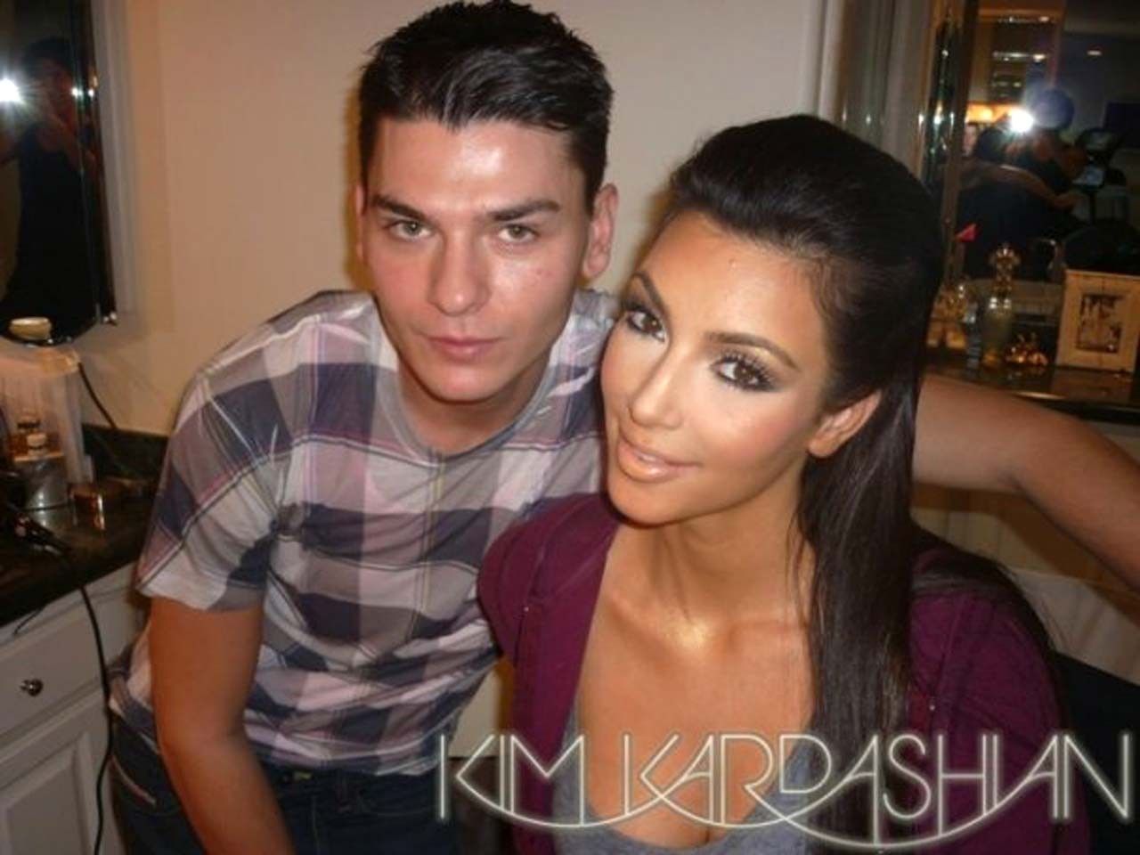 Kim kardashian guardando molto caldo e sexy sulle sue foto private
 #75303202