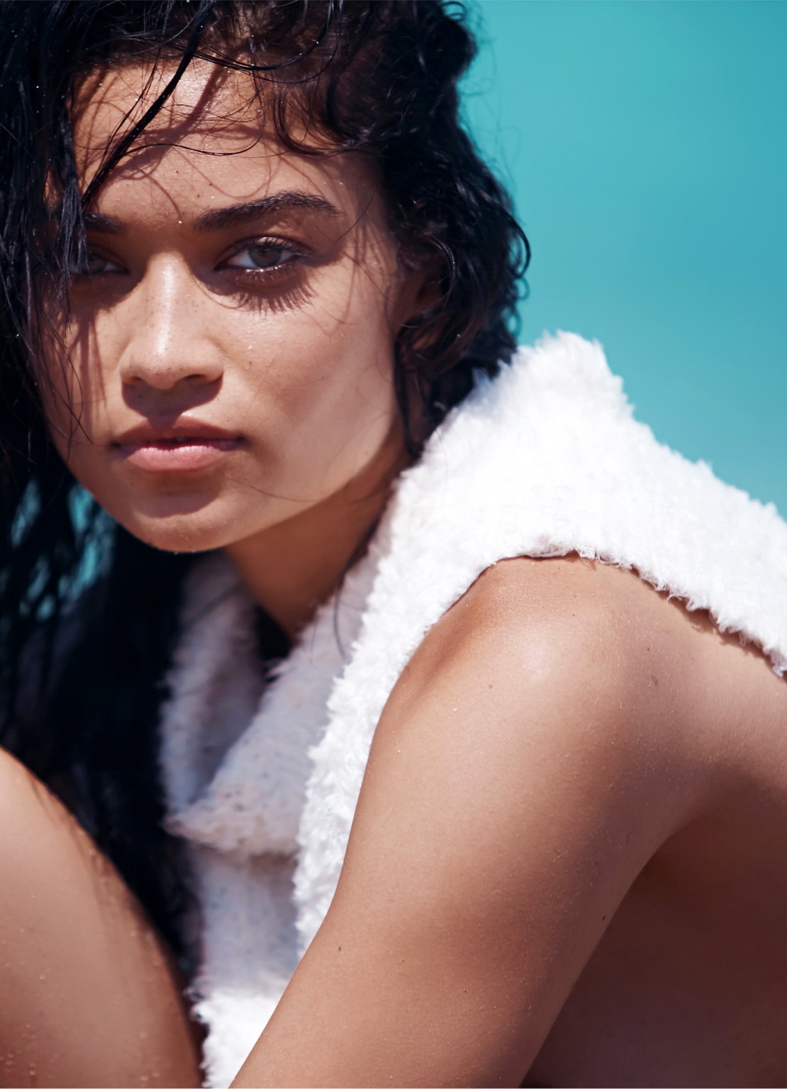 Shanina shaik posiert in sehr sexy Beachwear Kollektion
 #75160335