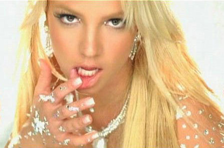 Britney spears saugen Hahn Bilder
 #75439058