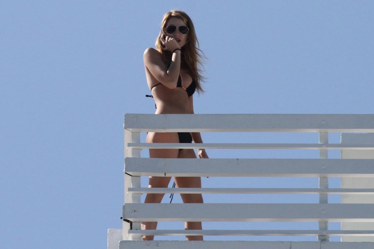 Blake Lively showing nice cleavage in dresses #75311727