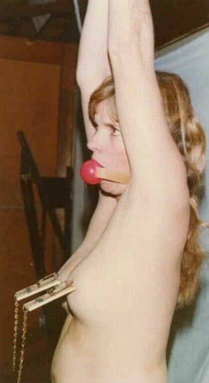Retro bdsm von blonde milf in nipple stretching und tit torture
 #74612345
