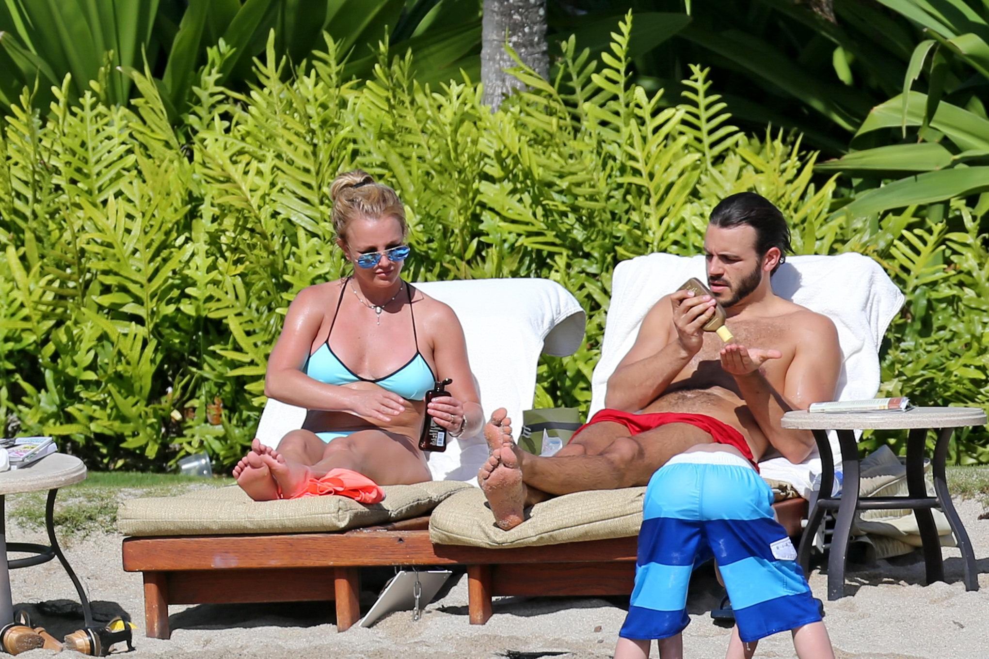 Britney Spears showing off her bikini body in Hawaii #75168972