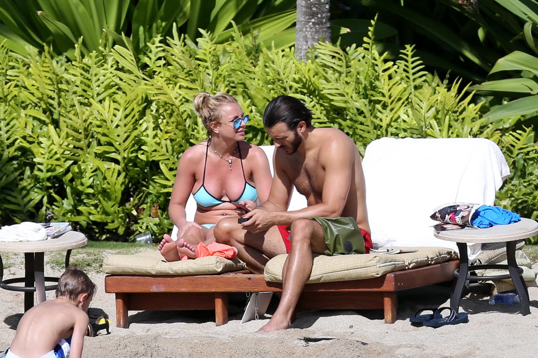 Britney spears mostra il suo corpo in bikini alle Hawaii
 #75168979
