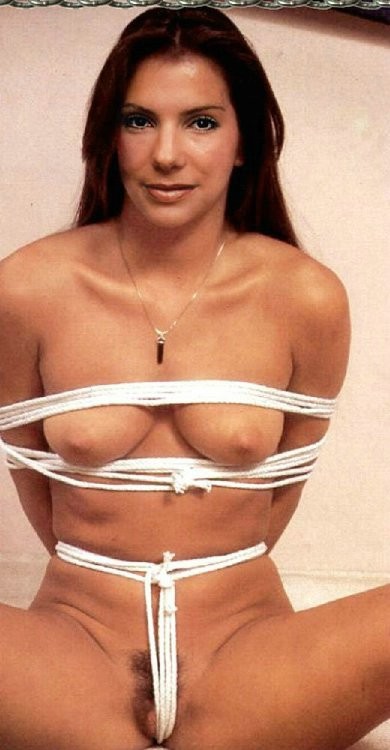 Fake-Promi Sandra Bullock zeigt ihre Titten und wird gehämmert
 #75354270