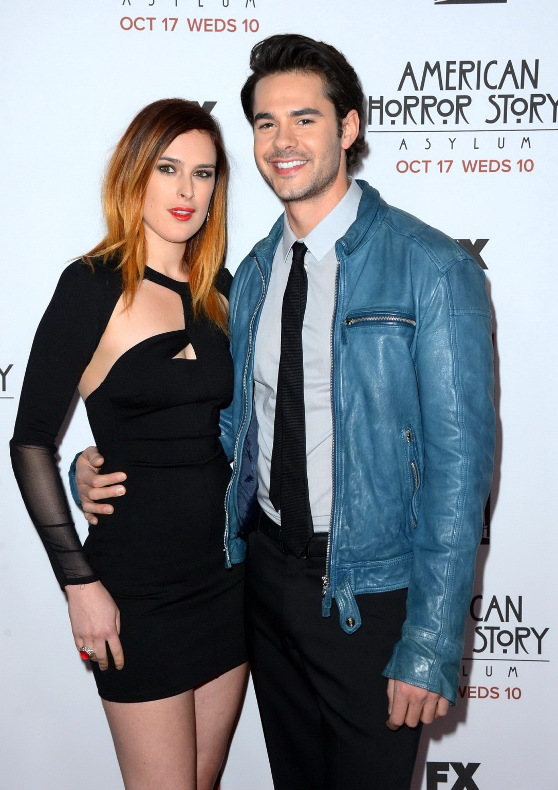 Rumer willis a gambe larghe con un sexy abito nero all' 'american horror story: asy
 #75250622