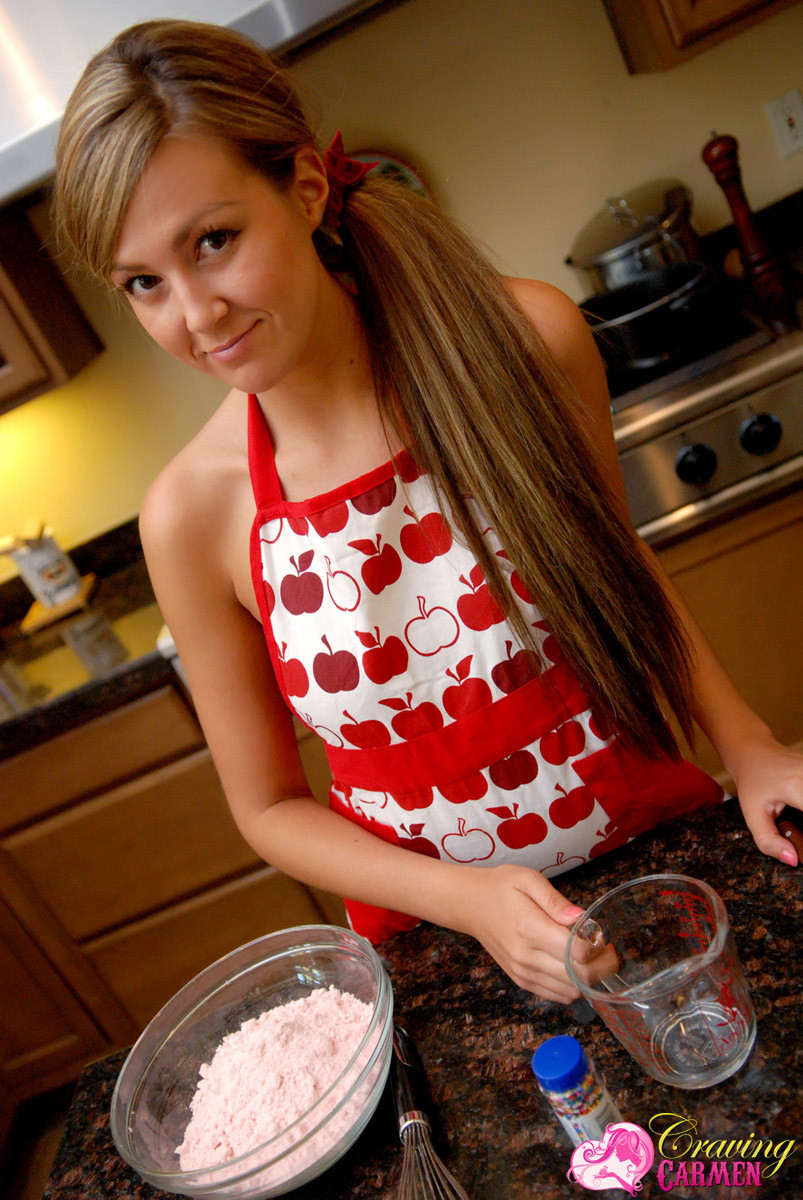 Sexy teen nackt kochen
 #72578828