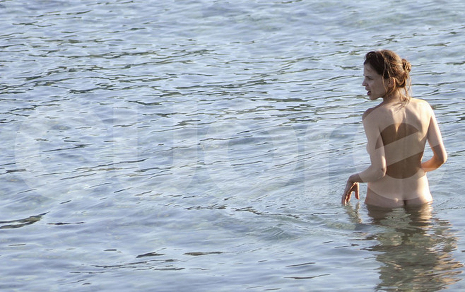 Elena Anaya making out with her busty girlfriend on a nudist beach #75289555