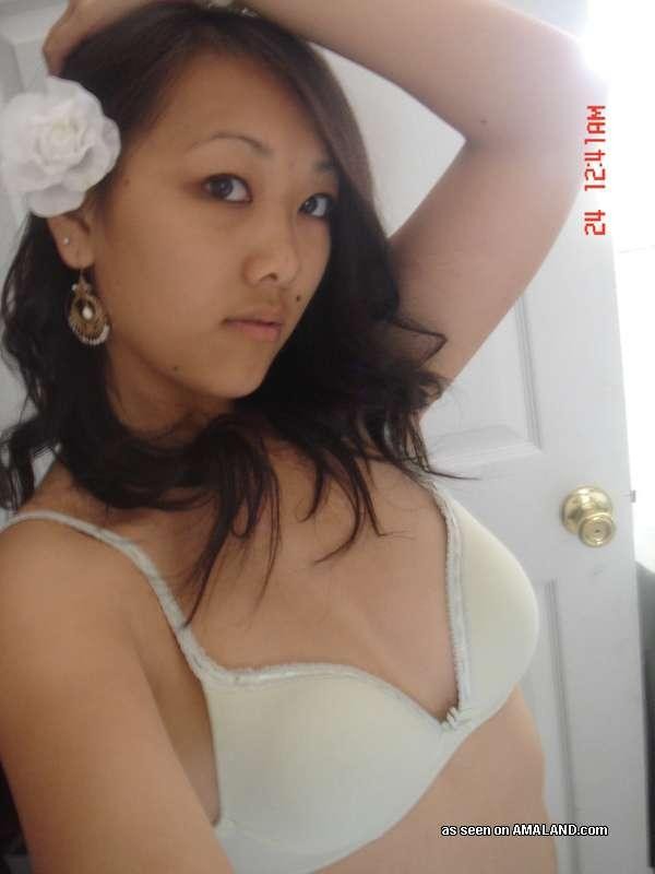 Gallery of a sexy Asian babe posing sleazy for her boyfriend #69790545