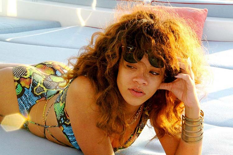 Rihanna exposing her sexy body and nice ass on private photos #75282958