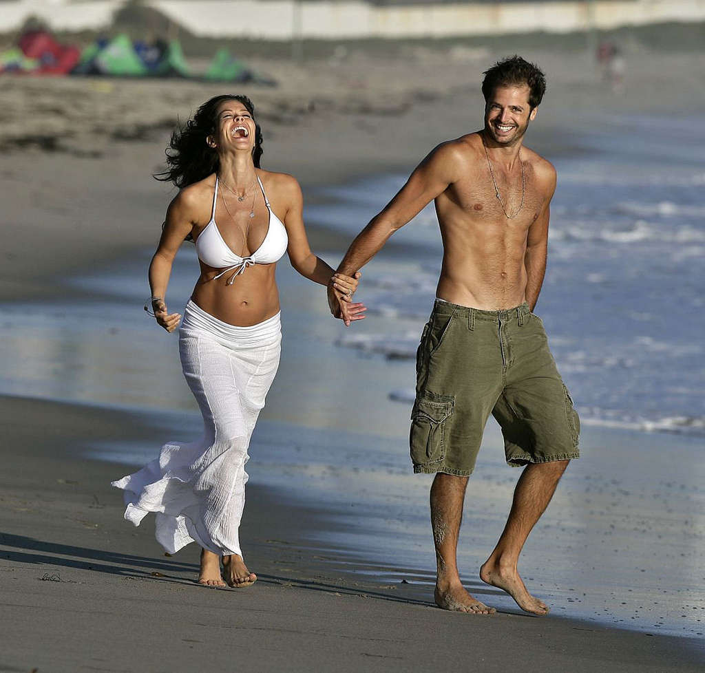 Brooke Burke enjoying on the beach and showing great tits and sexy ass very hot  #75376160