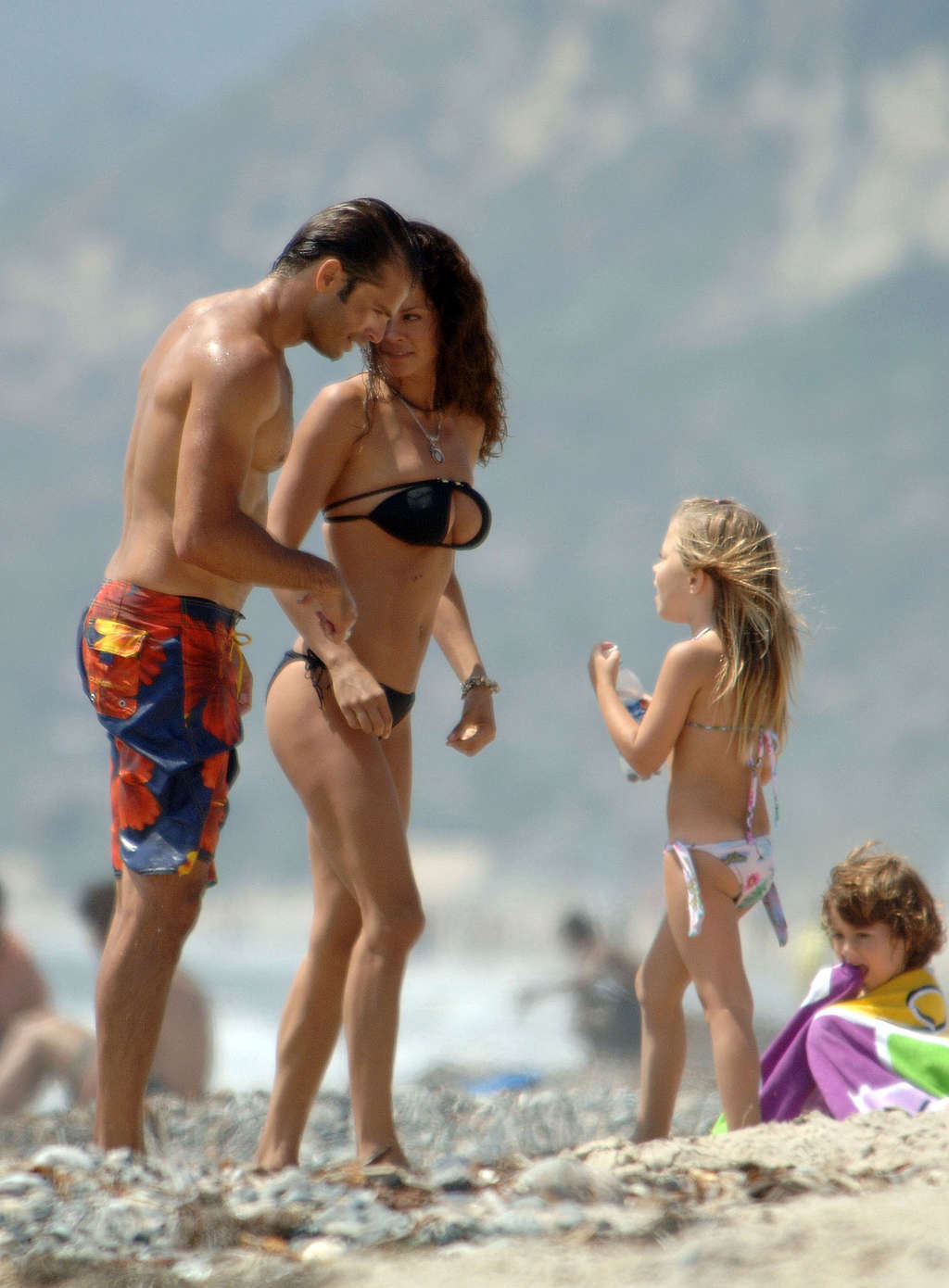 Brooke Burke enjoying on the beach and showing great tits and sexy ass very hot  #75376184