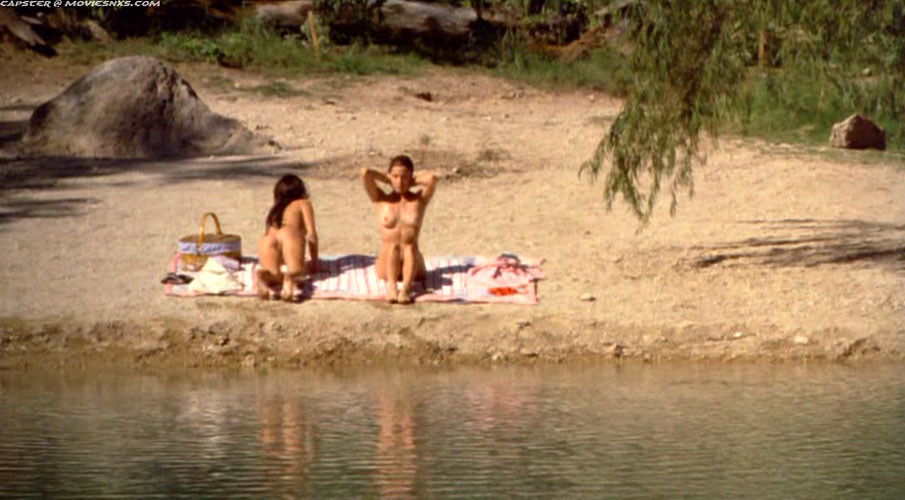 Jennifer Connelly exposing her nice big tits and ass on beach in nude movie caps #75383985