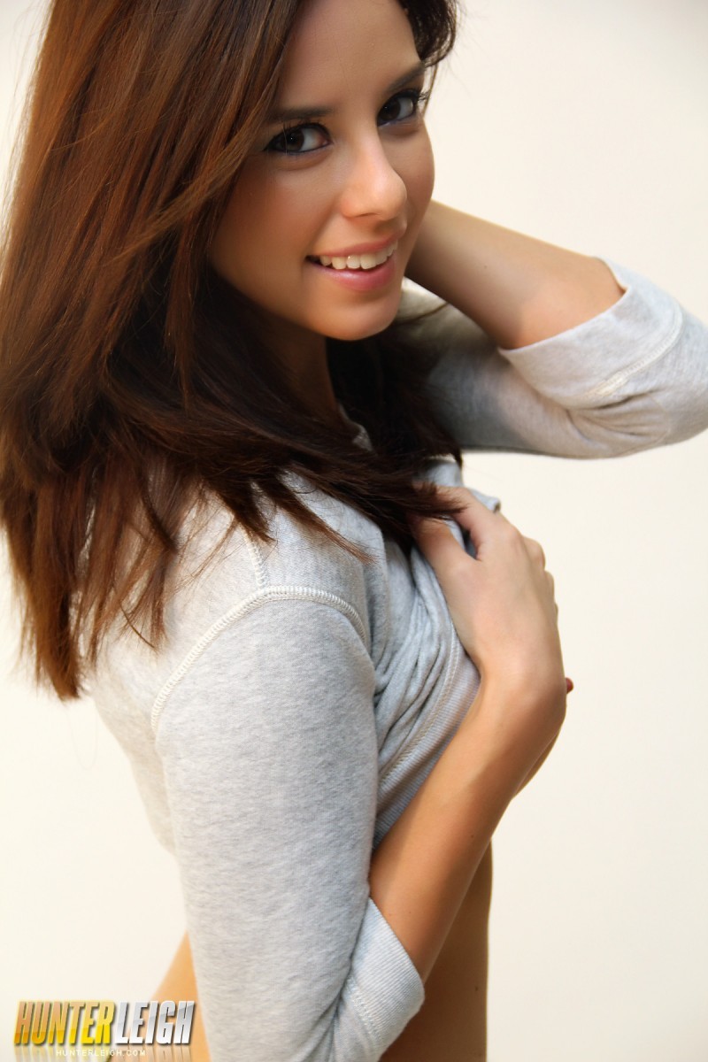 ブルネットの巨乳ティーン
 #72631564