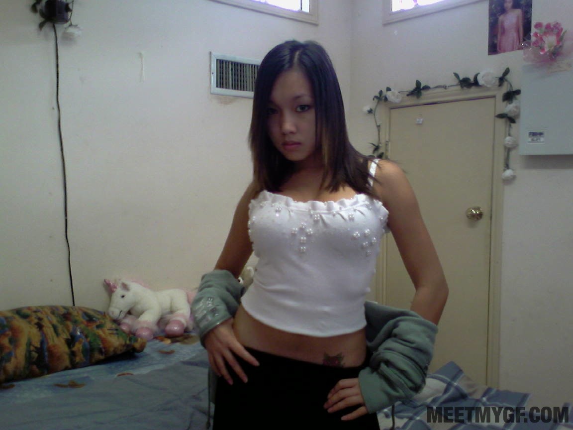 Teen asian babe mostra grandi tette
 #69905784