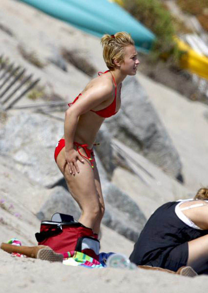 Hayden Panettiere in bikini and kissing a babe #75333087