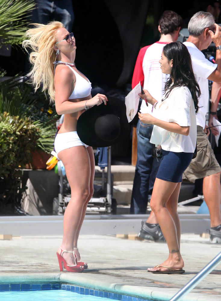 Britney Spears ass is looking amazing in bikini #75384613