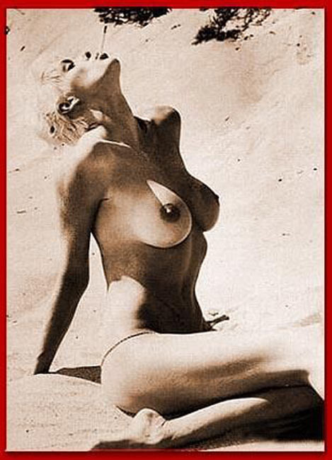 Brigitte Nielsen zeigt ihre riesigen Brüste
 #75445144