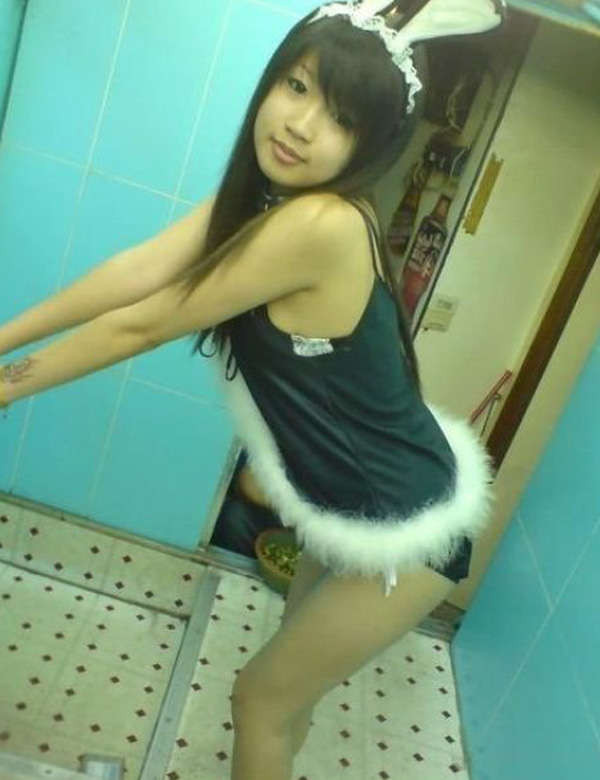 Asian teen with glasses shows off her naked sexy body #69962218