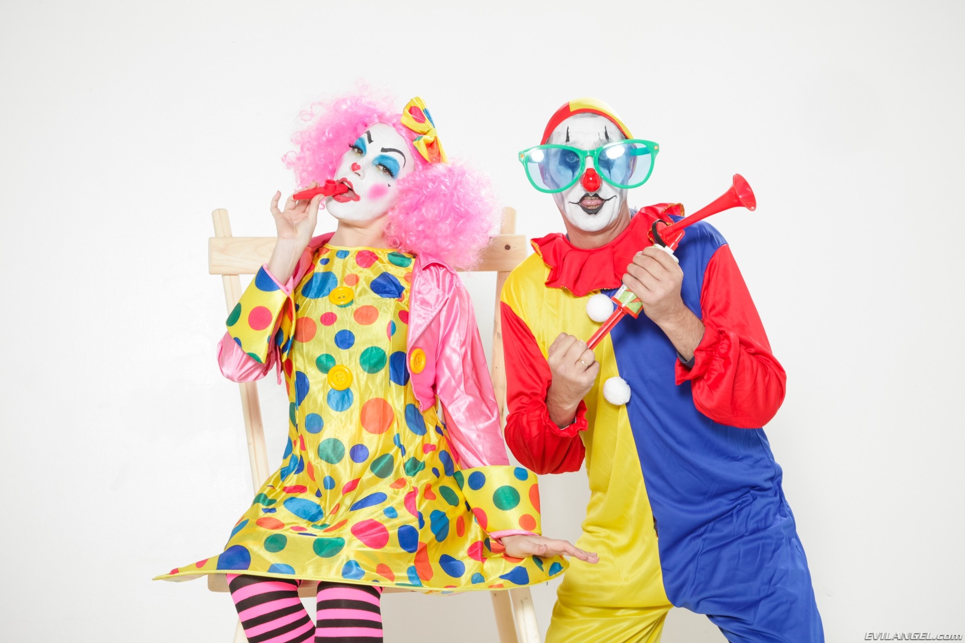 Dana vespoli et les clowns
 #76434711