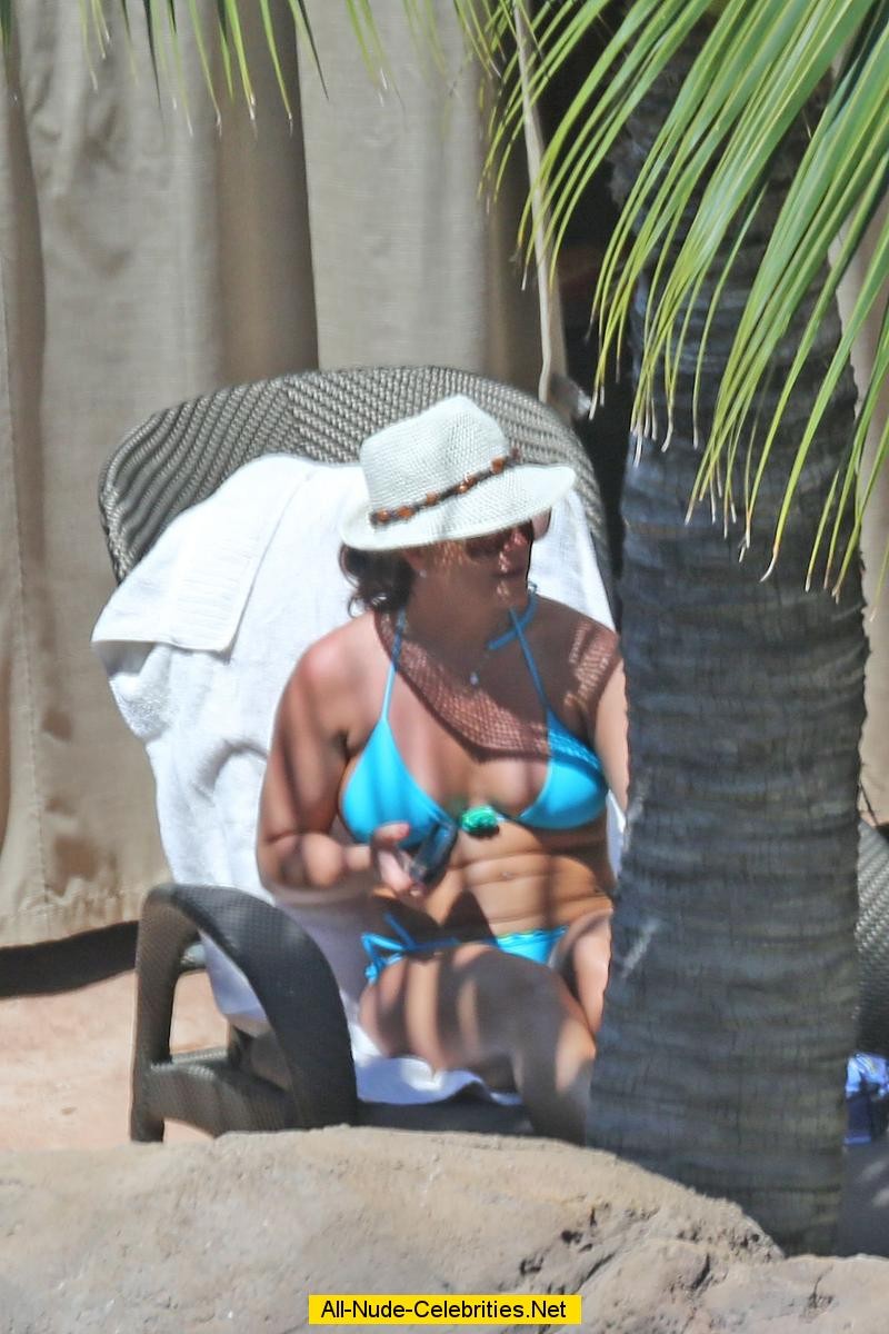Britney Spears caught in blue bikini #73146296